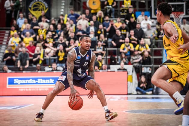Charles Callison (Syntainics MBC, 23), re.ausen noch Brandon Tischler (MHP RIESEN Ludwigsburg, 24) GER, MHP Riesen Ludwigsburg vs. Syntainics MBC, Basketball Bundesliga, easycredit BBL, 21. Spieltag, Spielzeit 2025 2026, 19.02.2026 GER, MHP Riesen Ludwigsburg vs. Syntainics MBC, Basketball Bundesliga, easycredit BBL, 21. Spieltag, Spielzeit 2025 2026, 19.02.2026 Ludwigsburg Copyright: xSandyxDinkelackerx EP_SDR
