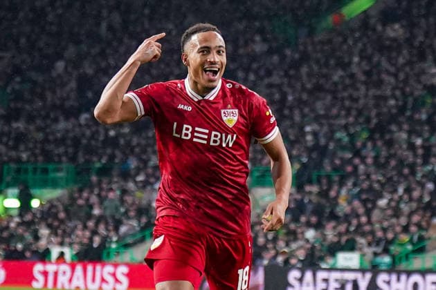 Fussball UEFA Europa League 2025 - 2026, Play-Offs Hinspiel - Celtic FC Glasgow vs VfB Stuttgart - Celtic Park Stadion (Glasgow, Schottland): Tor und Torjubel zum 1:3 durch Jamie Leweling (VfB Stuttgart, 18) Freude, Emotionen, Jubel Geste, Gestik, Emotion, Mimik, Gesichtsausdruck, Emotion Copyright: xJOERANxSTEINSIEKx