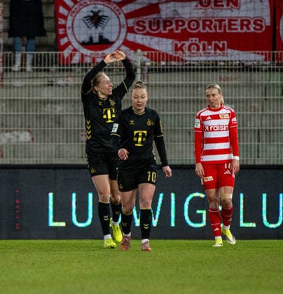 Fußball, Frauen, Saison 2025 2026, Google Pixel Frauen-Bundesliga (19. Spieltag), 1. FC Union Berlin - 1. FC Köln, v. l. Pauline Bremer (Köln), Weronika Zawistowska (Köln), Jubel nach Tor zum 1:1, rechts Judith Steinert (1. FC Union), 20.02. 2026, Copyright: xMatthiasxKochx