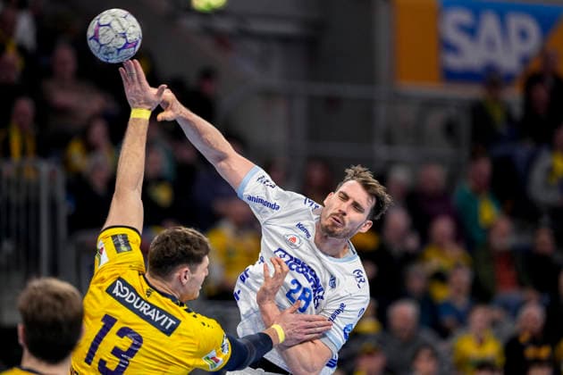 v.li.: Sebastian Heymann (RNL, 13), Hendrik Wagner (TBV, 28), beim Sprungwurf, Wurf, Torwurf, Action, Aktion, Spielszene, 20.02.2026, Mannheim (Deutschland), Handball, Bundesliga, Rhein-Neckar Löwen - TBV Lemgo Lippe
