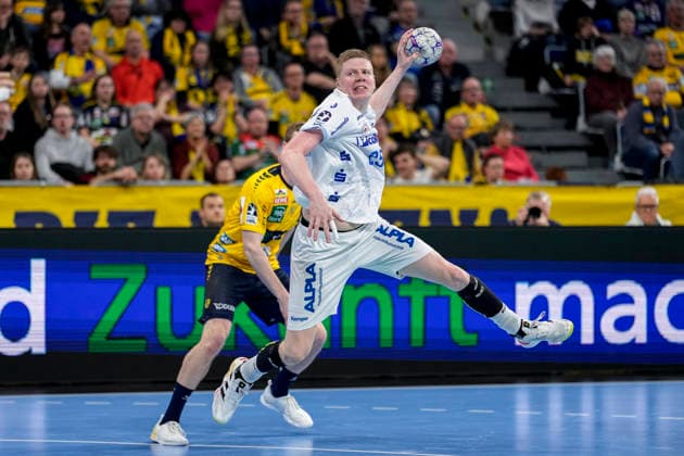 Niels Gerardus Versteijnen (TBV, 25), am Ball, Freisteller, Ganzkörper, Einzelbild, Einzelfoto, Aktion, Action, 20.02.2026, Mannheim (Deutschland), Handball, Bundesliga, Rhein-Neckar Löwen - TBV Lemgo Lippe