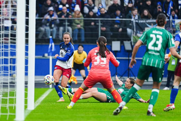 Torschuss Torchance Camilla Lindberg (Hamburger SV, 47) GER, Hamburger SV vs. SV Werder Bremen, Frauen, Fussball, 1. Bundesliga, Spieltag 19, Saison 2025 2026, 21.02.2026 GER, Hamburger SV vs. SV Werder Bremen, Frauen, Fussball, 1. Bundesliga, Spieltag 19, Saison 2025 2026, 21.02.2026 Hamburg Copyright: xEibner-Pressefoto MarcelxvonxFehrnx EP_MFN