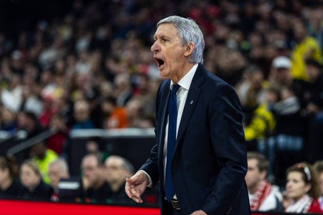 GER, BMW Top Four, Basketball BBL Pokal, Halbfinale, FC Bayern München Basketball - BMA365 Bamberg Baskets. 21.02.2026, SAP Garden, München, GER, BMW Top Four, Basketball BBL Pokal, Halbfinale, FC Bayern München Basketball - BMA365 Bamberg Baskets. Svetislav Pesic (Head-Coach FC Bayern München Basketball) Foto Alexander Trienitz München SAP Garden Bayern Deutschland