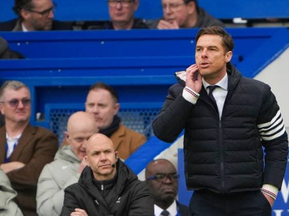 Burnley manager Scott Parker Chelsea v Burnley, Premier League, Football, Stamford Bridge, London, UK - 21 Feb 2026London Stamford Bridge United Kingdom EDITORIAL USE ONLY No use with unauthorised audio, video, data, fixture lists, club league logos or live services. Online in-match use limited to 120 images, no video emulation. No use in betting, games or single club league player publications. Copyright: xJedxLeicester Shutterstockx 16681483u