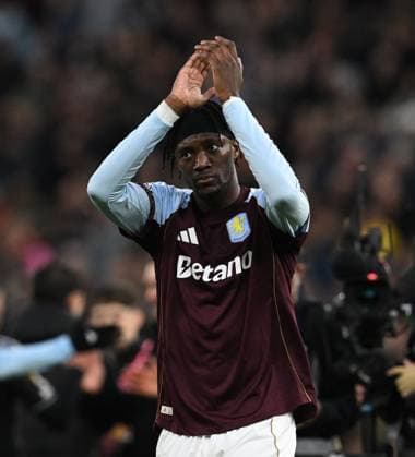 Tammy Abraham of Aston Villa applauds the fans after the game Aston Villa v Leeds United, Premier League, Football, Villa Park, Birmingham, UK - 21 Feb 2026Birmingham Villa Park United Kingdom EDITORIAL USE ONLY No use with unauthorised audio, video, data, fixture lists, club league logos or live services. Online in-match use limited to 120 images, no video emulation. No use in betting, games or single club league player publications. Copyright: xAnnaxGowthorpe Shutterstockx 16681467ah