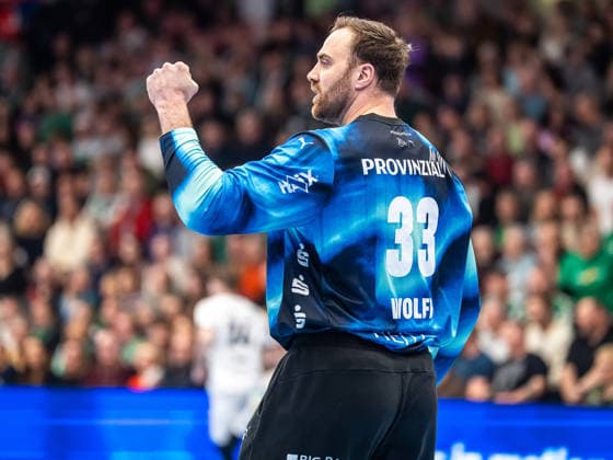 Andreas Wolff (THW Kiel, 33) ballt die Jubelfaust, Frisch Auf Goeppingen vs. THW Kiel, Handball, 1. Bundesliga, Herren, Spielzeit 2025 2026, 21.02.2026, Frisch Auf Goeppingen vs. THW Kiel, Handball, 1. Bundesliga, Herren, Spielzeit 2025 2026, 21.02.2026 Goeppingen Copyright: xEibner-Pressefoto MichaelxSchmidx EP_MST