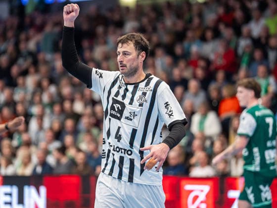 Domagoj Duvnjak (THW Kiel, 04) ballt die Jubelfaust, Frisch Auf Goeppingen vs. THW Kiel, Handball, 1. Bundesliga, Herren, Spielzeit 2025 2026, 21.02.2026, Frisch Auf Goeppingen vs. THW Kiel, Handball, 1. Bundesliga, Herren, Spielzeit 2025 2026, 21.02.2026 Goeppingen Copyright: xEibner-Pressefoto MichaelxSchmidx EP_MST