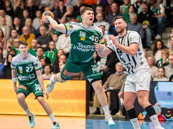Elias Newel (Frisch Auf Goeppingen, 40) kommt frei zum Wurf, Frisch Auf Goeppingen vs. THW Kiel, Handball, 1. Bundesliga, Herren, Spielzeit 2025 2026, 21.02.2026, Frisch Auf Goeppingen vs. THW Kiel, Handball, 1. Bundesliga, Herren, Spielzeit 2025 2026, 21.02.2026 Goeppingen Copyright: xEibner-Pressefoto MichaelxSchmidx EP_MST