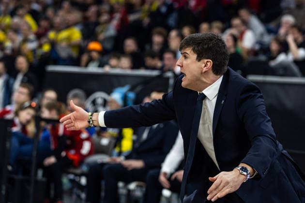GER, BMW Top Four, Basketball BBL Pokal, Halbfinale, ALBA Berlin - EWE Baskets Oldenburg. 21.02.2026, SAP Garden, München, GER, BMW Top Four, Basketball BBL Pokal, Halbfinale, ALBA Berlin - EWE Baskets Oldenburg. Pedro Calles (Head Coach), ALBA Berlin Foto Alexander Trienitz München SAP Garden Bayern Deutschland