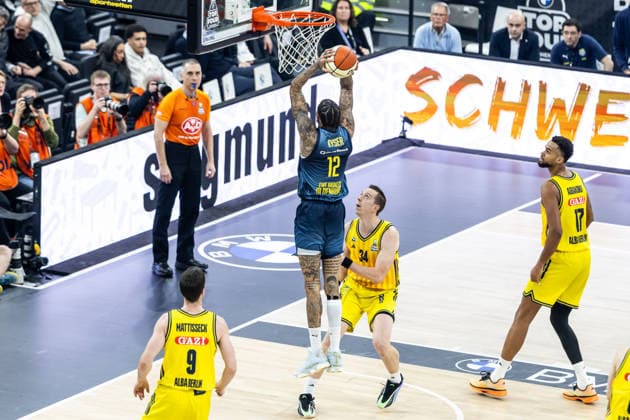 GER, BMW Top Four, Basketball BBL Pokal, Halbfinale, ALBA Berlin - EWE Baskets Oldenburg. 21.02.2026, SAP Garden, München, GER, BMW Top Four, Basketball BBL Pokal, Halbfinale, ALBA Berlin - EWE Baskets Oldenburg. Michale Kyser (EWE Baskets Oldenburg 12) Foto Alexander Trienitz München SAP Garden Bayern Deutschland