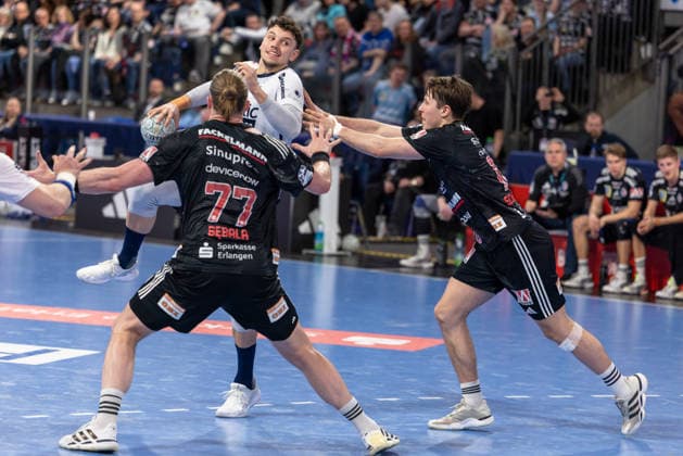 Marko Grgic (SG Flensburg-Handewitt, 17) Maciej Gebala (HC Erlangen, 77) Florian Scheerer (HC Erlangen, 10) HC Erlangen vs. SG Flensburg-Handewitt, Handball, 1. Handball Bundesliga, Saison 2025 2026, 22. Spieltag, 21.02.2026 HC Erlangen vs. SG Flensburg-Handewitt, Handball, 1. Handball Bundesliga, Saison 2025 2026, 22. Spieltag, 21.02.2026 Nuernberg Copyright: xEibner-Pressefoto ArdanxFuessmanx EP_AFN