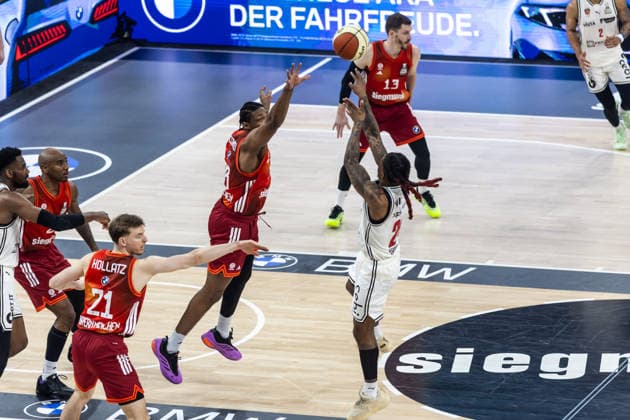 GER, BMW Top Four, Basketball BBL Pokal, Halbfinale, FC Bayern München Basketball - BMA365 Bamberg Baskets. 21.02.2026, SAP Garden, München, GER, BMW Top Four, Basketball BBL Pokal, Halbfinale, FC Bayern München Basketball - BMA365 Bamberg Baskets. Cobe Williams (BMA365 Bamberg Baskets, 24) Foto Alexander Trienitz München SAP Garden Bayern Deutschland