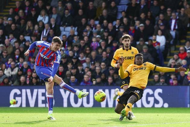 Jorgen Strand Larsen of Crystal Palace with a shot on goal Crystal Palace v Wolverhampton Wanderers, Premier League, Football, Selhurst Park, London, UK - 22 Feb 2026London Selhurst Park United Kingdom EDITORIAL USE ONLY No use with unauthorised audio, video, data, fixture lists, club league logos or live services. Online in-match use limited to 120 images, no video emulation. No use in betting, games or single club league player publications. Copyright: xSimonxDael Shutterstockx 16681548s