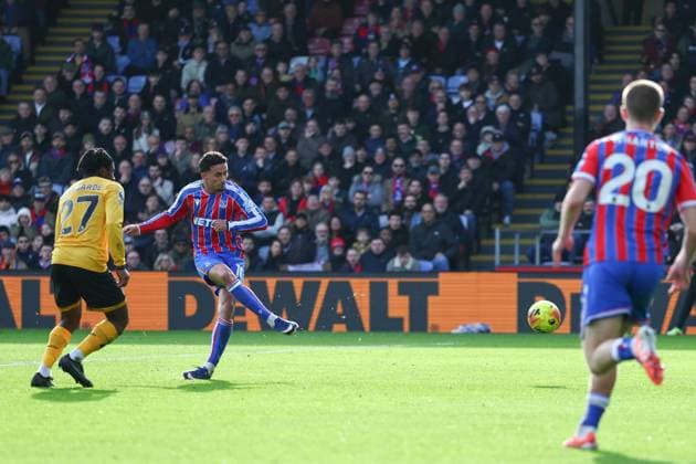 Yeremi Pino of Crystal Palace hits the post with this shot on goal Crystal Palace v Wolverhampton Wanderers, Premier League, Football, Selhurst Park, London, UK - 22 Feb 2026London Selhurst Park United Kingdom EDITORIAL USE ONLY No use with unauthorised audio, video, data, fixture lists, club league logos or live services. Online in-match use limited to 120 images, no video emulation. No use in betting, games or single club league player publications. Copyright: xSimonxDael Shutterstockx 16681548t