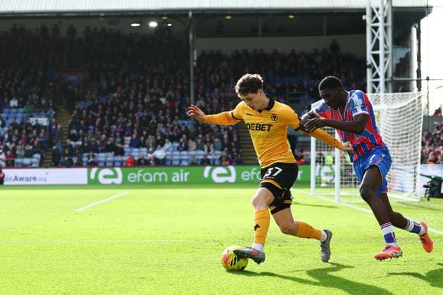 Ladislav Krejci of Wolverhampton Wanderers under pressure from Ismaila Sarr of Crystal Palace Crystal Palace v Wolverhampton Wanderers, Premier League, Football, Selhurst Park, London, UK - 22 Feb 2026London Selhurst Park United Kingdom EDITORIAL USE ONLY No use with unauthorised audio, video, data, fixture lists, club league logos or live services. Online in-match use limited to 120 images, no video emulation. No use in betting, games or single club league player publications. Copyright: xSimonxDael Shutterstockx 16681548ak
