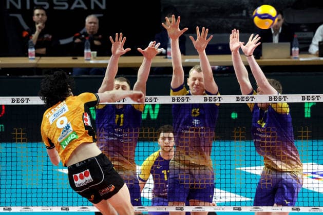 DEU, DVV, 1.VBL, BR Volleys vs. Mitteldeutschland, 22.02.2026, Max-Schmeling-Halle, Berlin, DEU, DVV, 1.VBL, BR Volleys vs. Mitteldeutschland, im Bild Nolan Flexen (BR Volleys 9), Valdas Listanskis (Mitteldeutschland 17), Jannis Wehry (Mitteldeutschland 8), Tom Borchert (Mitteldeutschland4)