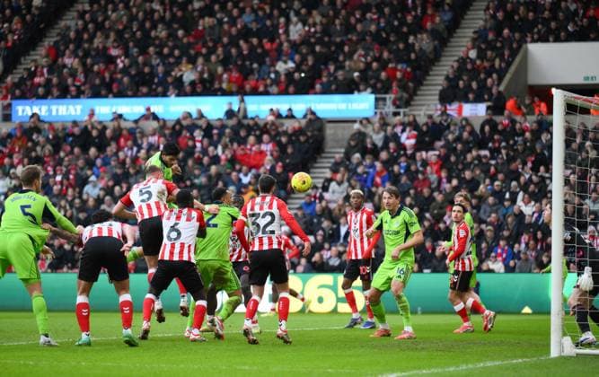 Raul Jimenez of Fulham scores their first goal Sunderland v Fulham, Premier League, Football, Stadium of Light, Sunderland, UK - 22 Feb 2026Sunderland Stadium of Light United Kingdom EDITORIAL USE ONLY No use with unauthorised audio, video, data, fixture lists, club league logos or live services. Online in-match use limited to 120 images, no video emulation. No use in betting, games or single club league player publications. Copyright: xRichardxLee Shutterstockx 16681560cb