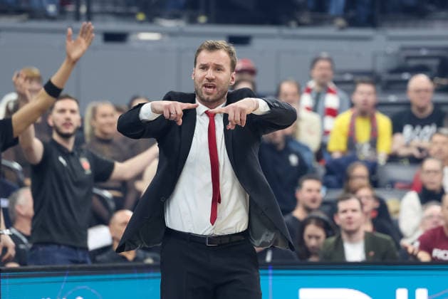 Anton Gavel (BMA365 Bamberg Baskets, Cheftrainer) gestikuliert, GER, BMA365 Bamberg Baskets vs. Alba Berlin, Basketball, BBL Pokal, BMW TOP FOUR, Finale, Saison 2025 2026, 22.02.2026, GER, BMA365 Bamberg Baskets vs. Alba Berlin, Basketball, BBL Pokal, BMW TOP FOUR, Finale, Saison 2025 2026, 22.02.2026 Muenchen Copyright: xEibner-Pressefoto JennixMaulx EP_JML