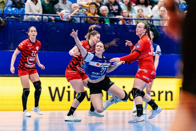 v.l. Fanni Horvath (MOL Esztergom, 08), Nuria Bucher (HSG Blomberg-Lippe, 21), Lea Farago (MOL Esztergom, 30) GER, HSG Blomberg-Lippe (GER) vs. MOL Esztergom (HUN), Handball, EHF European League Women, Gruppenphase, 22.02.2026 GER, HSG Blomberg-Lippe (GER) vs. MOL Esztergom (HUN), Handball, EHF European League Women, Gruppenphase, 22.02.2026 Lemgo Copyright: xEibner-Pressefoto JanxRollingerx EP_JSK
