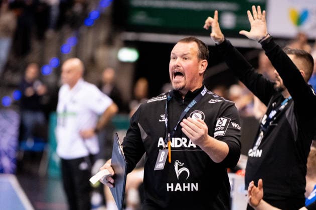 Misha Kaufmann, (TVB Stuttgart, Trainer Coach), engagiert TVB Stuttgart vs. TSV Hannover Burgdorf, DAIKIN Handballbundesliga, 22. Spieltag, Saison 2025 2026, 22.02.2026 Eibner-Pressefoto Andreas Ulmer TVB Stuttgart vs. TSV Hannover Burgdorf, DAIKIN Handballbundesliga, 22. Spieltag, Saison 2025 2026, 22.02.2026 Stuttgart Copyright: xEibner-Pressefoto AndreasxUlmerx EP_AUR
