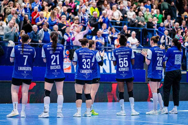 Die Mannschaft von HSG Blomberg-Lippe ist enttaeuscht traurig nach 31:31 Unentschieden GER, HSG Blomberg-Lippe (GER) vs. MOL Esztergom (HUN), Handball, EHF European League Women, Gruppenphase, 22.02.2026 GER, HSG Blomberg-Lippe (GER) vs. MOL Esztergom (HUN), Handball, EHF European League Women, Gruppenphase, 22.02.2026 Lemgo Copyright: xEibner-Pressefoto JanxRollingerx EP_JSK