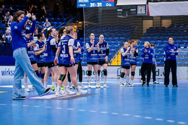 Die Mannschaft von HSG Blomberg-Lippe ist enttaeuscht traurig nach 31:31 Unentschieden GER, HSG Blomberg-Lippe (GER) vs. MOL Esztergom (HUN), Handball, EHF European League Women, Gruppenphase, 22.02.2026 GER, HSG Blomberg-Lippe (GER) vs. MOL Esztergom (HUN), Handball, EHF European League Women, Gruppenphase, 22.02.2026 Lemgo Copyright: xEibner-Pressefoto JanxRollingerx EP_JSK