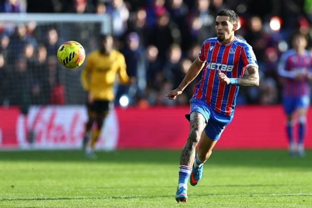 Daniel Munoz of Crystal Palace Crystal Palace v Wolverhampton Wanderers, Premier League, Football, Selhurst Park, London, UK - 22 Feb 2026London Selhurst Park United Kingdom EDITORIAL USE ONLY No use with unauthorised audio, video, data, fixture lists, club league logos or live services. Online in-match use limited to 120 images, no video emulation. No use in betting, games or single club league player publications. Copyright: xSimonxDael Shutterstockx 16681548cu