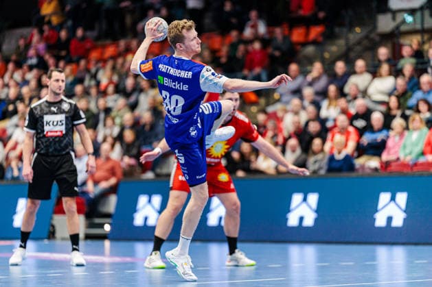 Sascha Pfattheicher (HBW Balingen-Weilstetten, 30) beim Siebenmeter 7 Meter Wurf GER, TuS N-Luebbecke vs. HBW Balingen-Weilstetten, Handball, 2. Bundesliga, 21. Spieltag, Spielzeit 2025 2026, 25.02.2026 GER, TuS N-Luebbecke vs. HBW Balingen-Weilstetten, Handball, 2. Bundesliga, 21. Spieltag, Spielzeit 2025 2026, 25.02.2026 Luebbecke Copyright: xEibner-Pressefoto JanxRollingerx EP_JSK