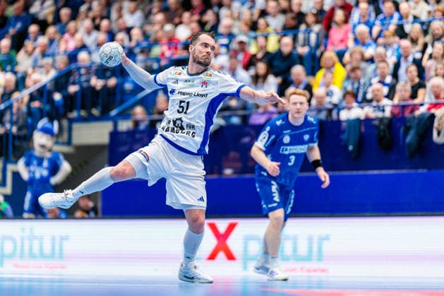 Casper Mortensen (Handball Verein Hamburg, 51) beim Siebenmeter 7 Meter Wurf GER, TBV Lemgo Lippe vs. Handball Sport Verein Hamburg, Handball, 1. Bundesliga, 23. Spieltag, Spielzeit 2025 2026, 26.02.2026 GER, TBV Lemgo Lippe vs. Handball Sport Verein Hamburg, Handball, 1. Bundesliga, 23. Spieltag, Spielzeit 2025 2026, 26.02.2026 Lemgo Copyright: xEibner-Pressefoto JanxRollingerx EP_JSK