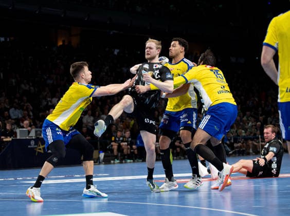 Handball, Herren, Saison 2025 2026, Champions League (Gruppe A, 12. Spieltag), Füchse Berlin - Industria Kielce, v.l. Michal Olejniczak (Kielce), Matthes Langhoff (Füchse Berlin), Theo Monar (Kielce), Jorge Maqueda Peno (Kielce), 26.02.2026, Copyright: xSebastianxRäppold MatthiasxKochx