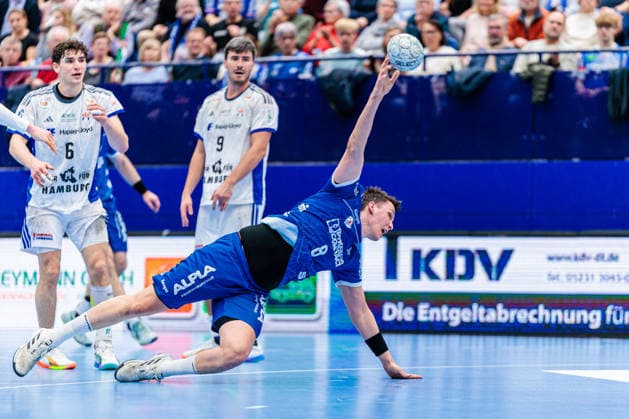 Frederik Simak (TBV Lemgo Lippe, 08) im Torwurf GER, TBV Lemgo Lippe vs. Handball Verein Hamburg, Handball, 1. Bundesliga, 23. Spieltag, Spielzeit 2025 2026, 26.02.2026 GER, TBV Lemgo Lippe vs. Handball Sport Verein Hamburg, Handball, 1. Bundesliga, 23. Spieltag, Spielzeit 2025 2026, 26.02.2026 Lemgo Copyright: xEibner-Pressefoto JanxRollingerx EP_JSK