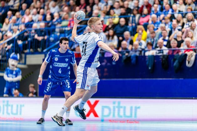 Frederik Bo Andersen (Handball Verein Hamburg, 21) beim Siebenmeter 7 Meter Wurf GER, TBV Lemgo Lippe vs. Handball Sport Verein Hamburg, Handball, 1. Bundesliga, 23. Spieltag, Spielzeit 2025 2026, 26.02.2026 GER, TBV Lemgo Lippe vs. Handball Sport Verein Hamburg, Handball, 1. Bundesliga, 23. Spieltag, Spielzeit 2025 2026, 26.02.2026 Lemgo Copyright: xEibner-Pressefoto JanxRollingerx EP_JSK
