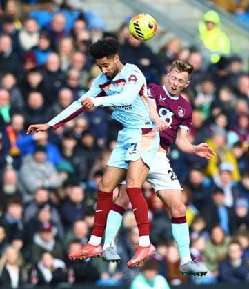 James Ward-Prowse of Burnley and Kevin Schade of Brentford Burnley v Brentford, Premier League, Football, Turf Moor, Burnley, UK - 28 Feb 2026Burnley Turf Moor United Kingdom EDITORIAL USE ONLY No use with unauthorised audio, video, data, fixture lists, club league logos or live services. Online in-match use limited to 120 images, no video emulation. No use in betting, games or single club league player publications. Copyright: xMattxWest Shutterstockx 16708420z