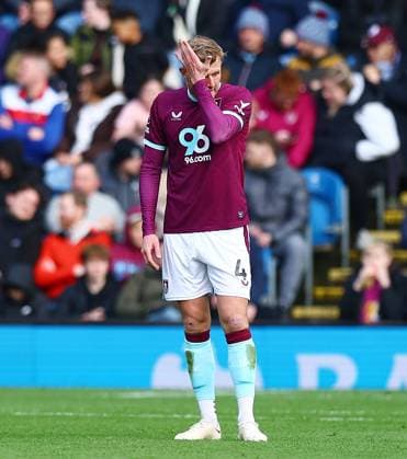Joe Worrall of Burnley looks dejected Burnley v Brentford, Premier League, Football, Turf Moor, Burnley, UK - 28 Feb 2026Burnley Turf Moor United Kingdom EDITORIAL USE ONLY No use with unauthorised audio, video, data, fixture lists, club league logos or live services. Online in-match use limited to 120 images, no video emulation. No use in betting, games or single club league player publications. Copyright: xMattxWest Shutterstockx 16708420am
