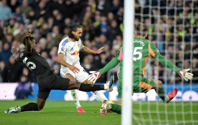 Dominic Calvert-Lewin of Leeds United shoots wide of Goalkeeper Gianluigi Donnarumma s goal as Marc Guà hi challenges Leeds United v Manchester City, Premier League, Football, Elland Road, Leeds, UK - 28 Feb 2026Leeds Elland Road United Kingdom EDITORIAL USE ONLY No use with unauthorised audio, video, data, fixture lists, club league logos or live services. Online in-match use limited to 120 images, no video emulation. No use in betting, games or single club league player publications. Copyright: xGreigxCowie Shutterstockx 16708637y