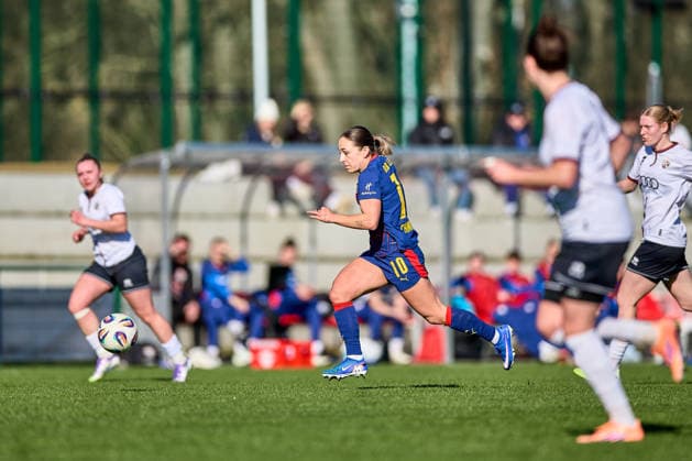 01.03.2026, GER, Frauenfußball, Testspiel, 2025 2026, RB Leipzig - FC Ingolstadt Gina Chmielinski (10, RB Leipzig), Freisteller, Aktion, mit Ball, dribbelt davon Leipzig Trainingszentrum der Roten Bulle Sachsen Deutschland