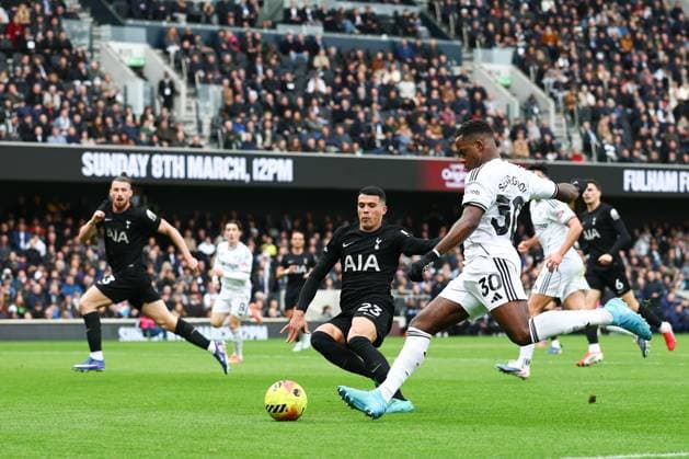 Ryan Sessegnon of Fulham under pressure from Pedro Porro of Tottenham Hotspur Fulham v Tottenham Hotspur, Premier League, Football, Craven Cottage, London, UK - 01 Mar 2026London Craven Cottage United Kingdom EDITORIAL USE ONLY No use with unauthorised audio, video, data, fixture lists, club league logos or live services. Online in-match use limited to 120 images, no video emulation. No use in betting, games or single club league player publications. Copyright: xSimonxDael Shutterstockx 16708827cb