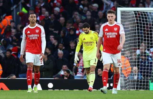 David Raya of Arsenal reacts after conceding first goal Arsenal v Chelsea, Premier League, Football, Emirates Stadium, London, UK - 01 Mar 2026London Emirates Stadium United Kingdom EDITORIAL USE ONLY No use with unauthorised audio, video, data, fixture lists, club league logos or live services. Online in-match use limited to 120 images, no video emulation. No use in betting, games or single club league player publications. Copyright: xMichaelxZemanek Shutterstockx 16708844ah