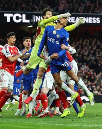 Joao Pedro of Chelsea got punched by David Raya of Arsenal Arsenal v Chelsea, Premier League, Football, Emirates Stadium, London, UK - 01 Mar 2026London Emirates Stadium United Kingdom EDITORIAL USE ONLY No use with unauthorised audio, video, data, fixture lists, club league logos or live services. Online in-match use limited to 120 images, no video emulation. No use in betting, games or single club league player publications. Copyright: xMichaelxZemanek Shutterstockx 16708844ax