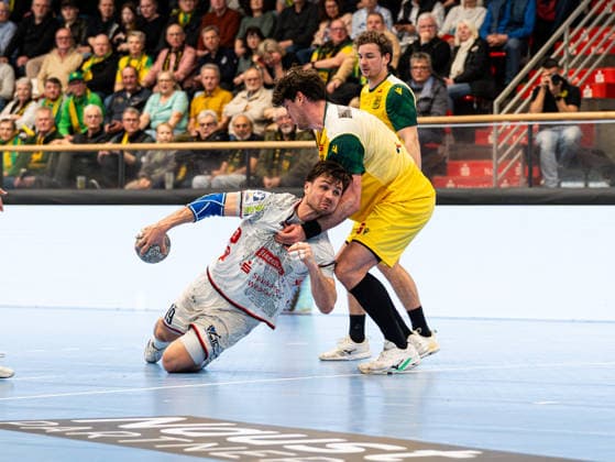 Vit Reichl (TV 05 07 Huettenberg, 19) im Zweikampf gegen Tilman Proehl (VfL Eintracht Hagen, 09) VfL Eintracht Hagen vs. TV 05 07 Huettenberg , Handball, 2. Bundesliga, 22. Spieltag, Saison 2025 2026, 01.03.2026 VfL Eintracht Hagen vs. TV 05 07 Huettenberg , Handball, 2. Bundesliga, 22. Spieltag, Saison 2025 2026, 01.03.2026 Hagen Copyright: xEibner-Pressefoto DamianxKruczynx EP_DKI