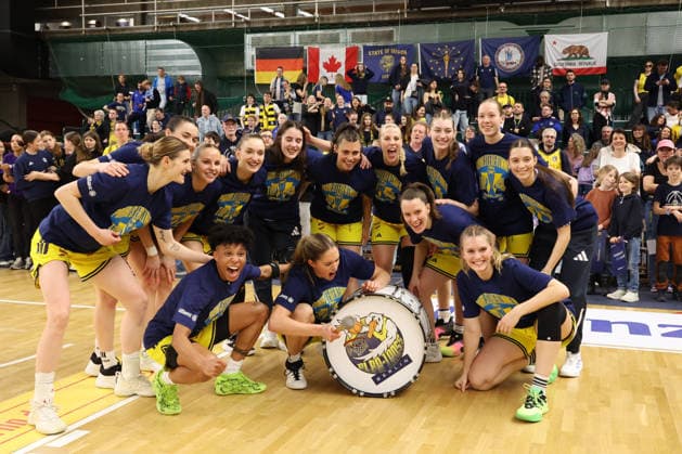 DEU, easyCredit DBBL, ALBA vs. Rutronik Stars Keltern, 01.03.2026, Soemmeringhalle, Berlin, DEU, easyCredit DBBL, ALBA vs. Rutronik Stars Keltern, im Bild ALBA-Spielerinnenkreis, mit Pauke
