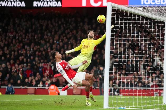 David Raya of Arsenal makes a save Arsenal v Chelsea, Football, Premier League, Emirates Stadium, London, UK - 01 03 2026 EDITORIAL USE ONLY No use with unauthorised audio, video, data, fixture lists (outside the EU), club league logos or live services. Online in-match use limited to 45 images (+15 in extra time). No use to emulate moving images. No use in betting, games or Copyright: xAnthonyxHanc Shutterstockx 16718865bv