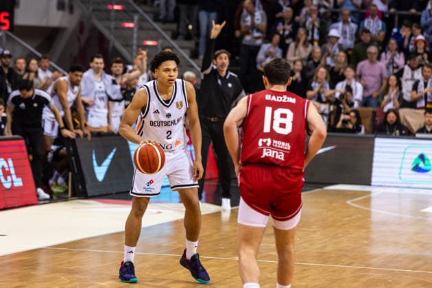GER, FIBA Basketball World Cup 2027, European Qualifiers, Deutschland-Kroatien. 01.03.2026, Telekom Dome, Bonn, GER, FIBA Basketball World Cup 2027, European Qualifiers, Deutschland-Kroatien. Jack Kayil (Deutschland, No2), Roko Badzim (Kroatien, No18) Â Foto: Alexander Trienitz Bonn Telekom Dome Nordrhein-Westfalen Deutschland