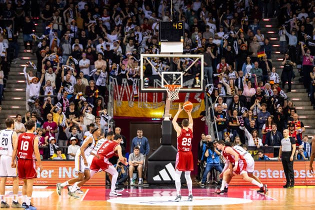GER, FIBA Basketball World Cup 2027, European Qualifiers, Deutschland-Kroatien. 01.03.2026, Telekom Dome, Bonn, GER, FIBA Basketball World Cup 2027, European Qualifiers, Deutschland-Kroatien. Luka Bozic (Kroatien, No29) bei einem Freiwurf  Foto: Alexander Trienitz Bonn Telekom Dome Nordrhein-Westfalen Deutschland