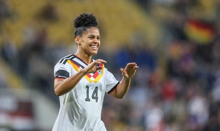 GER, Dresden, Deutschland vs Slowenien, Länderspiel, Fussball, FIFA, Spielzeit 2026 2027, WM-Qualifikation, Rudolf-Harbig-Stadion, 1. Spieltag im Bild: Vivien Endemann (Deutschland Frauen 8), Tor, Jubel und Freude, Emotionen, Goal scored, emotions, Gol, Slovenija, veselje, 1:0 , Shekiera Martinez (Deutschland Frauen 14) DFB DFL REGULATIONS PROHIBIT ANY USE OF PHOTOGRAPHS AS IMAGE SEQUENCES AND OR QUASI-VIDEO, 03.03.2026 Copyright: HMBxMedia HendrikxHamelau