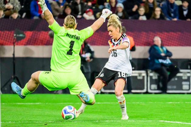 In the picture, from left: Zala Mersnik (Slovenia), Linda Dallmann GER, 4:0, Goal, GER, Dresden, World Cup Qualification, Women, Germany vs Slovenia, at Rudolf-Harbig Stadium Dresden, League A, Group A4, soccer, DFB, league phase, match day 1, DFB DFL REGULATIONS PROHIBIT ANY USE OF PHOTOGRAPHS AS IMAGE SEQUENCES AND OR QUASI-VIDEO, March 3, 2026 Copyright: HMBxMedia UwexKoch