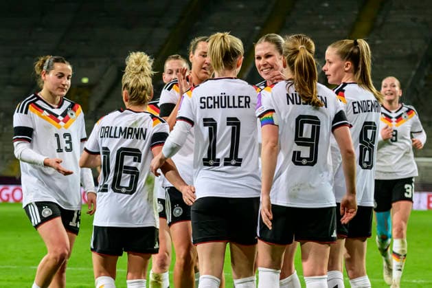 In the picture, from left: celebreting the goal, joy, jubilation, cheering, Lea Schueller (Germany), scorer, hit, goal, 5:0, GER, Dresden, World Cup Qualification, Women, Germany vs Slovenia, at Rudolf-Harbig Stadium Dresden, League A, Group A4, soccer, DFB, league phase, match day 1, DFB DFL REGULATIONS PROHIBIT ANY USE OF PHOTOGRAPHS AS IMAGE SEQUENCES AND OR QUASI-VIDEO, March 3, 2026 Copyright: HMBxMedia UwexKoch