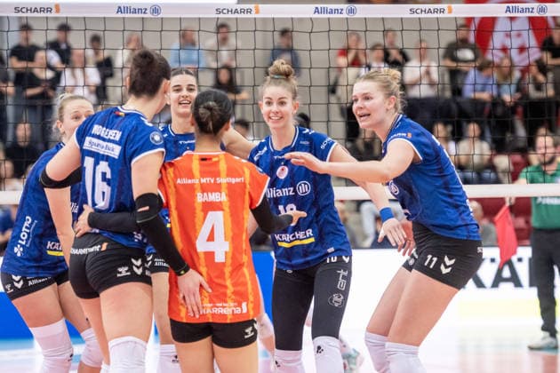 Pia Kaestner (Allianz MTV Stuttgart, 10), Mitte - Freude, Jubel mit Team GER, Allianz MTV Stuttgart - VC Wiesbaden, Volleyball Bundesliga, VBL, Spielzeit 2025 2026, 04.03.2026 GER, Allianz MTV Stuttgart - VC Wiesbaden, Volleyball Bundesliga, VBL, Spielzeit 2025 2026, 04.03.2026 Stuttgart Copyright: xSandyxDinkelackerx EP_SDR