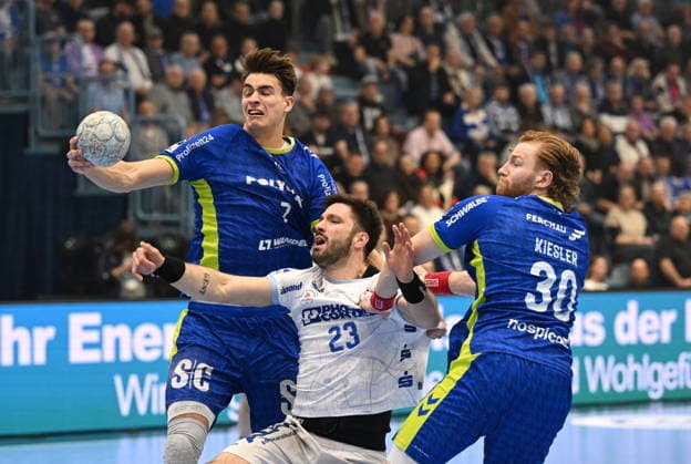 RECORD DATE NOT STATED Tim Suton (TBV Lemgo Lippe 23) gegen Julian Koester (VfL Gummersbach 7) und Tom Kiesler (VfL Gummersbach 30) VfL Gummersbach vs. TBV Lemgo Lippe, Handball, Daikin 1. Bundesliga, 24. Spieltag, Spielzeit 2025-2026, Schwalbe Arena Gummersbach, 05.03.2026 VfL Gummersbach vs. TBV Lemgo Lippe, Handball, Daikin 1. Bundesliga, 24. Spieltag, Spielzeit 2025-2026, Schwalbe Arena Gummersbach, 05.03.2026 Gummersbach Copyright: xEibner-Pressefoto JuergenxAugstx EP_JAT