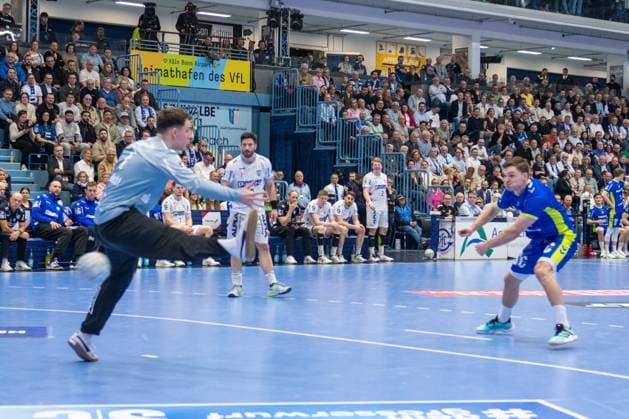 Dominik Kuzmanović, Torwart, (VfL Gummersbach 1), Kay Smits, Rueckraum, (VfL Gummersbach 31), VfL Gummersbach vs. TBV Lemgo Lippe, Daikin Handball Bundesliga, Herren , 24. Spieltag, 05.03.2026 Gummersbach NRW Deutschland